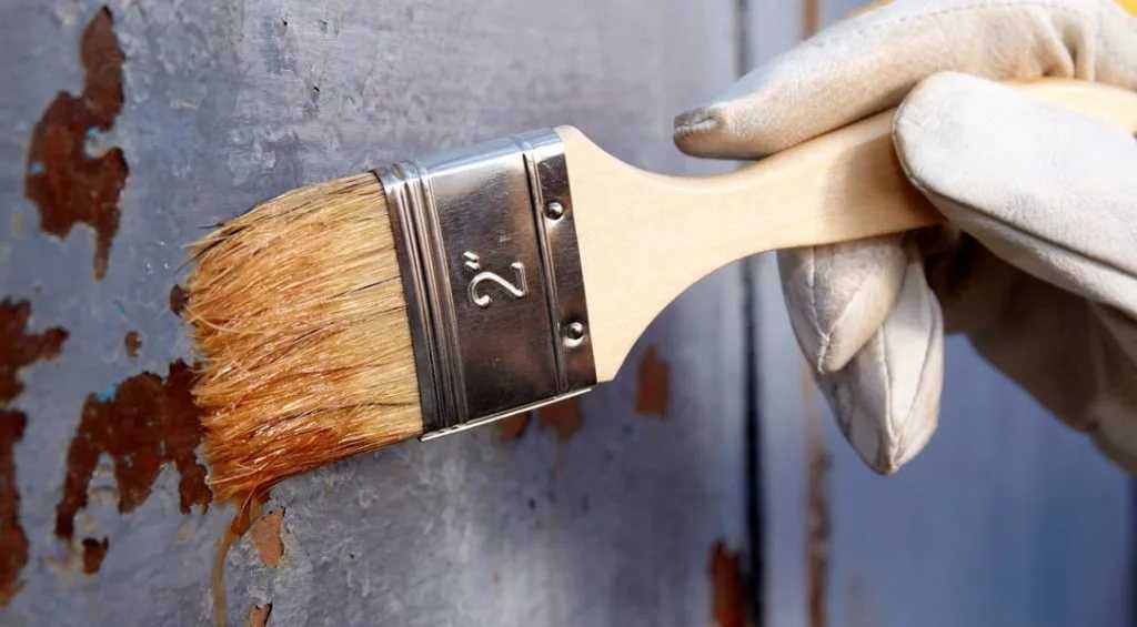 как очистить деревянную дверь от старой краски