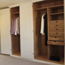 Двери для гардеробной – выбираем лучший вариант стильный, оригинальный и удобный вход