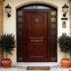 Как выбрать в частный дом надёжную входную дверь